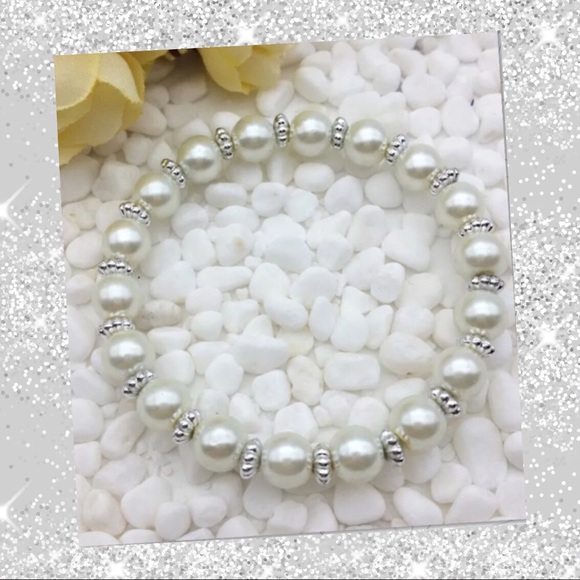 🌹HOST PICK🌹NEW WHITE 8mm Glass Pearl/Silv Stret - Picture 3 of 3